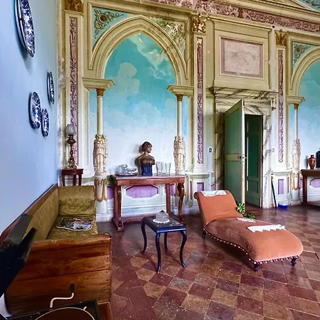 In An 1800s Frescoed With Panoramic Solarium And Historic Park - Mastrangelo *