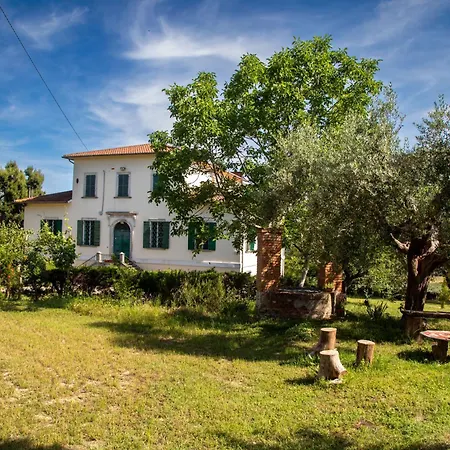 In An 1800s Frescoed With Panoramic Solarium And Historic Park - Mastrangelo Colli del Tronto