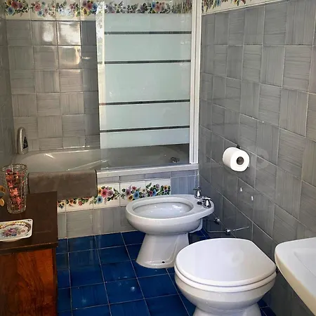 In An 1800s Frescoed With Panoramic Solarium And Historic Park - Mastrangelo