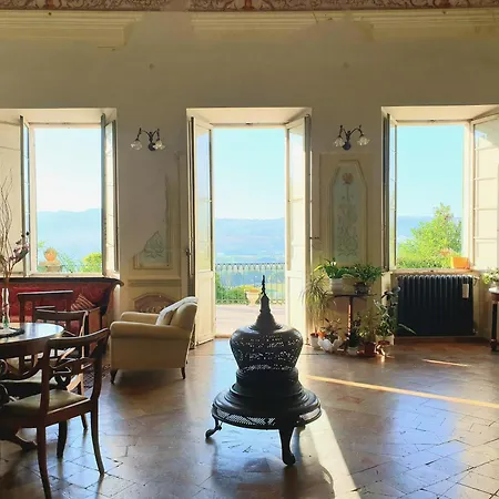 In An 1800s Frescoed With Panoramic Solarium And Historic Park - Mastrangelo Bed & Breakfast