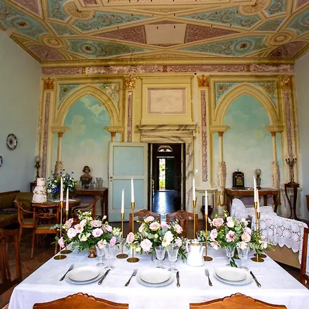 In An 1800s Frescoed With Panoramic Solarium And Historic Park - Mastrangelo * Colli del Tronto