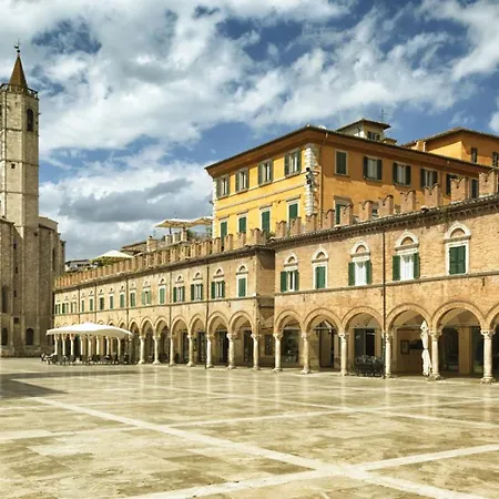 In An 1800s Frescoed With Panoramic Solarium And Historic Park - Mastrangelo Bed & Breakfast Colli del Tronto