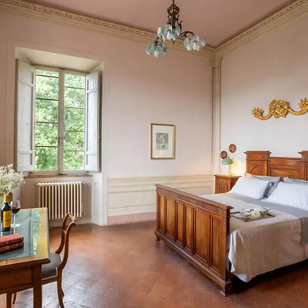 In An 1800s Frescoed With Panoramic Solarium And Historic Park - Mastrangelo Bed & Breakfast *