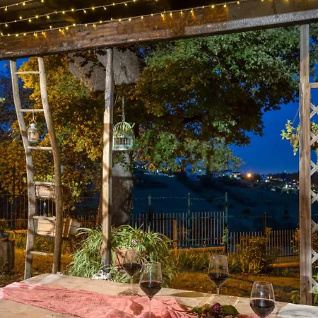 In An 1800s Frescoed With Panoramic Solarium And Historic Park - Mastrangelo Bed & Breakfast